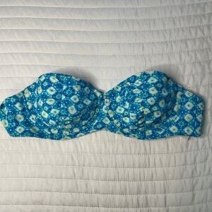 Gilly Hicks Swim L Bikini Top 34D/36C Blue floral bathing suit top women’s